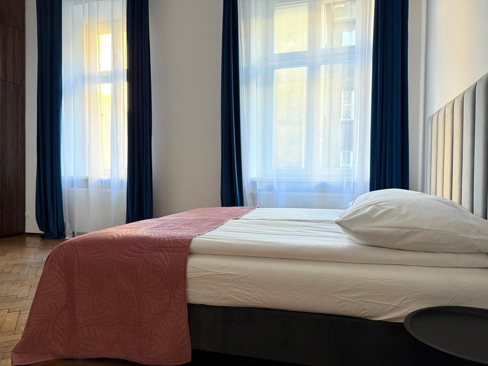 Apartament Corner House