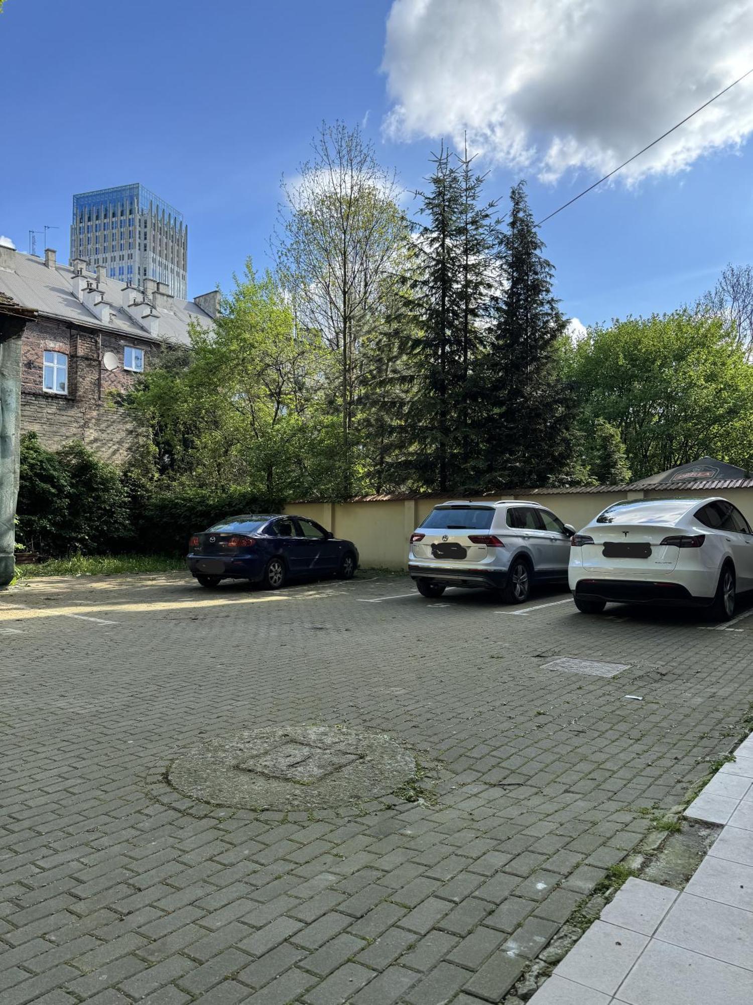 Iris Aparthotel
