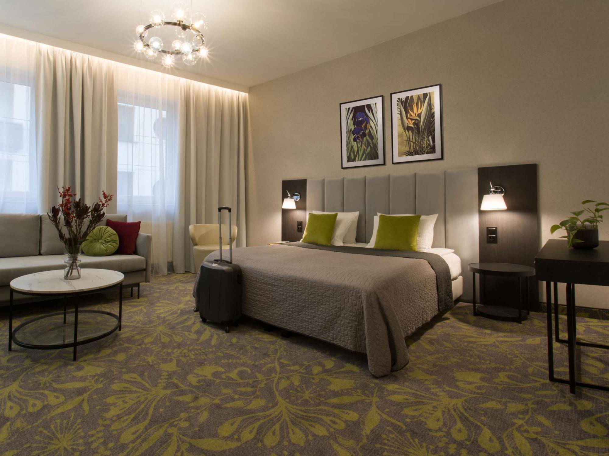 Atrium Hotel 3*