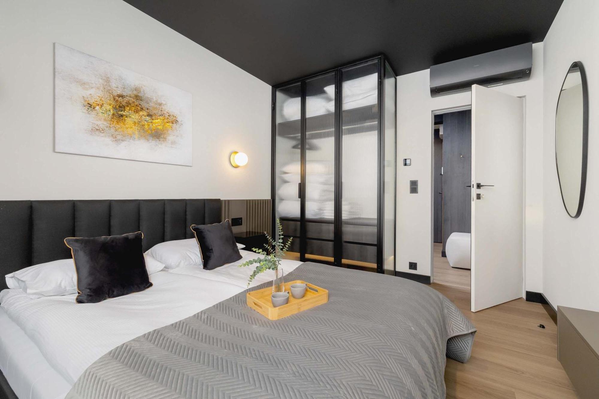 Exclusive With Parking By Renters Prestige Apartment Krakow