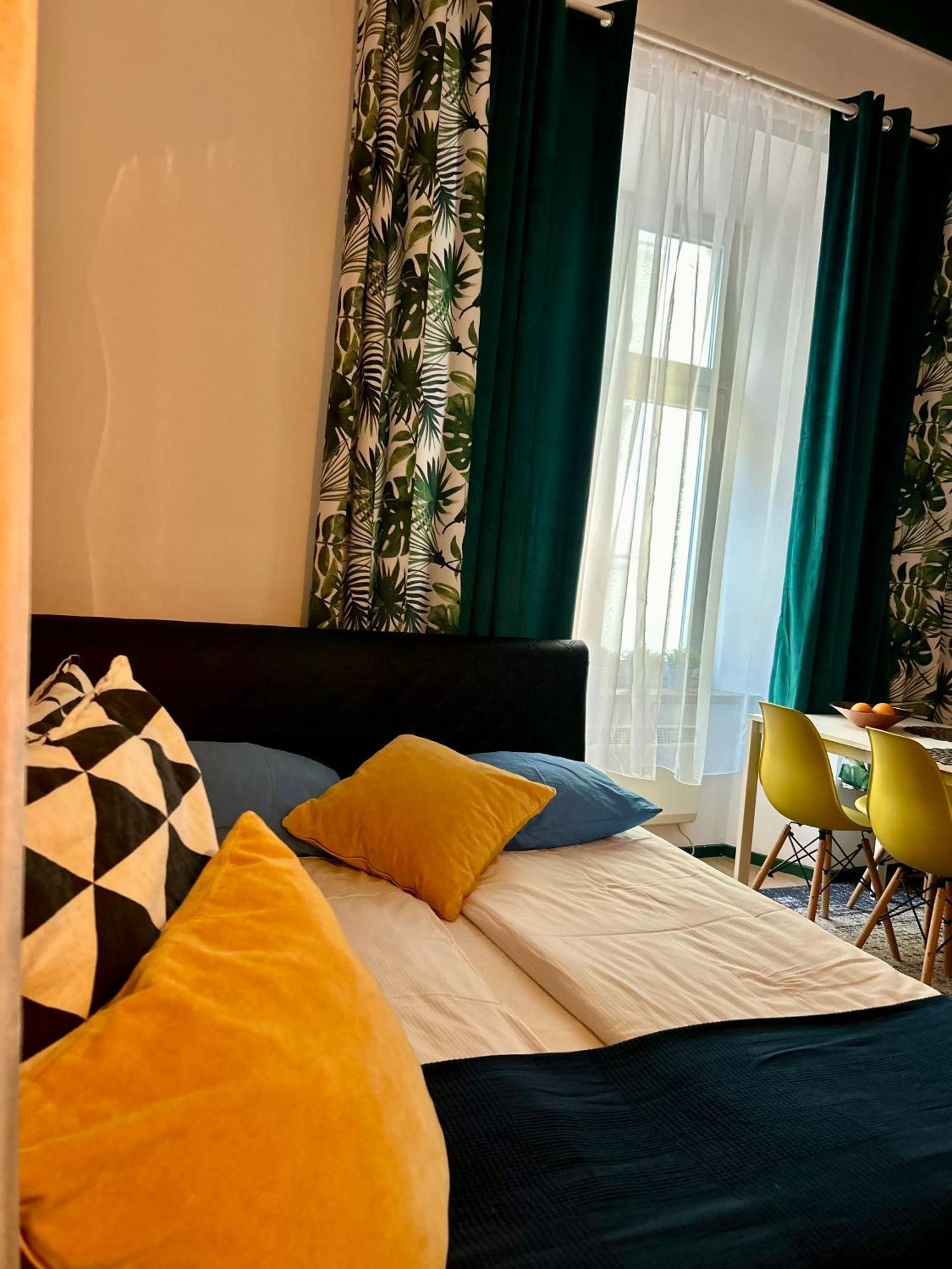 Vintage Senacka Apartment
