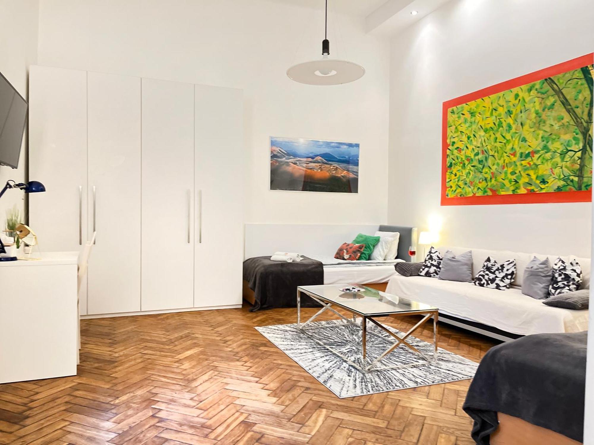 Quiet In Krakow, Main Station Apartment