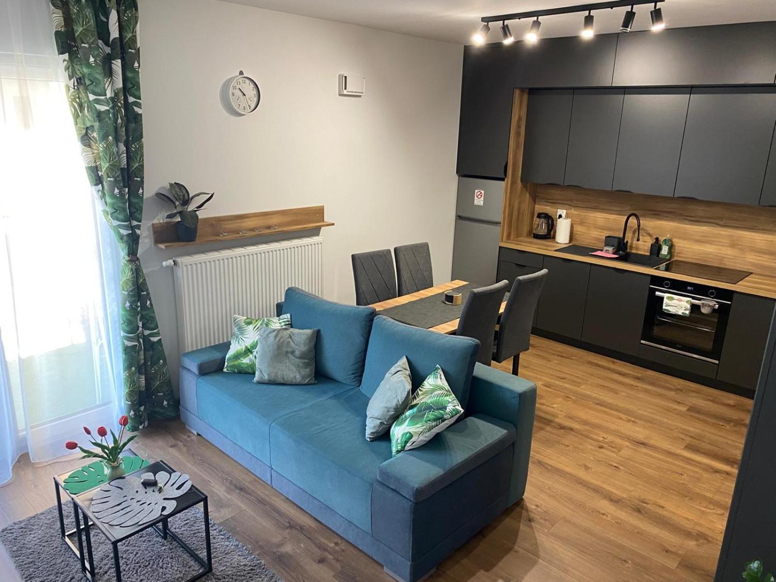 Apartment Em *