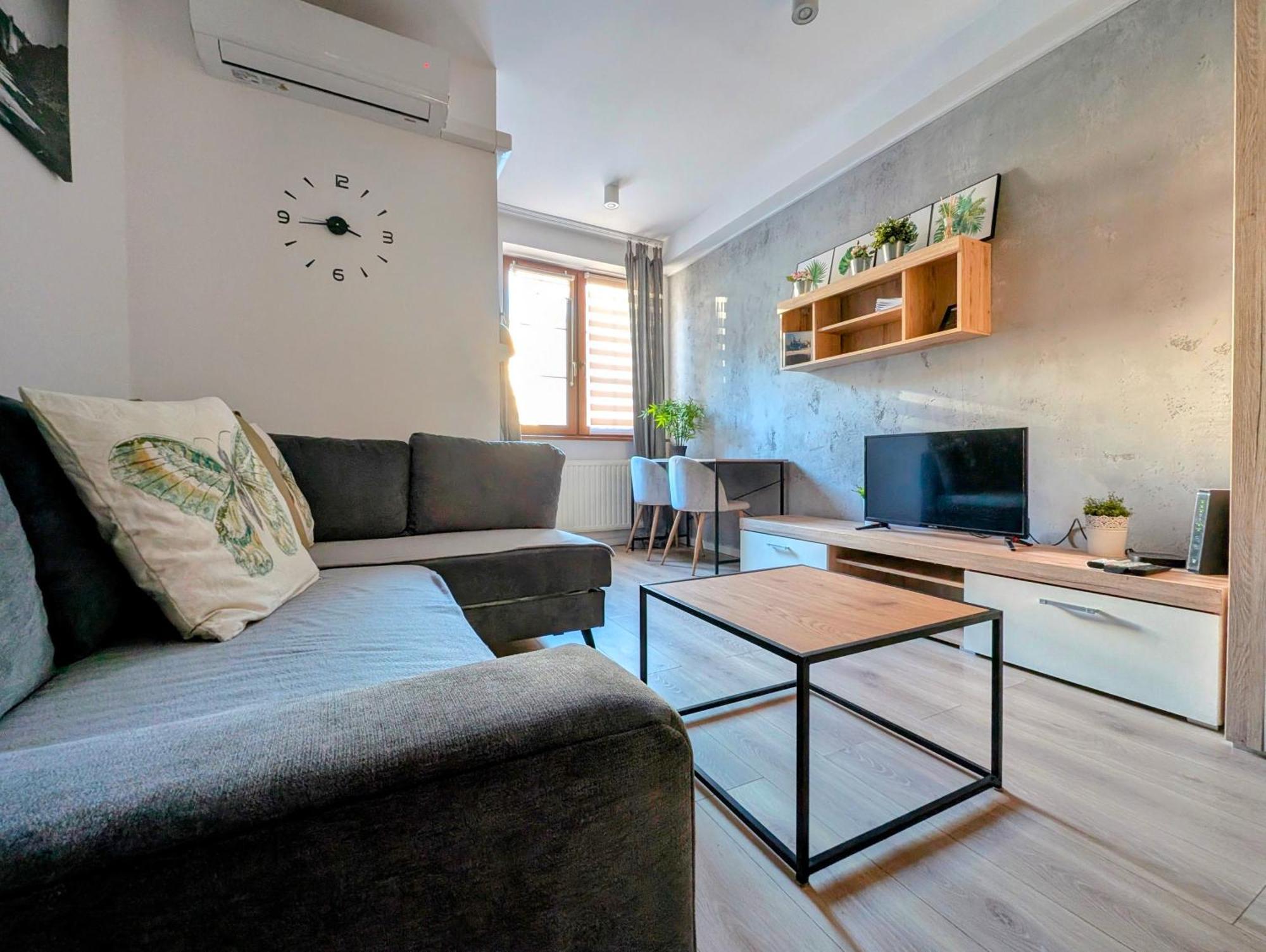 Apartment Krolowej Jadwigi 9 By Homeprime *
