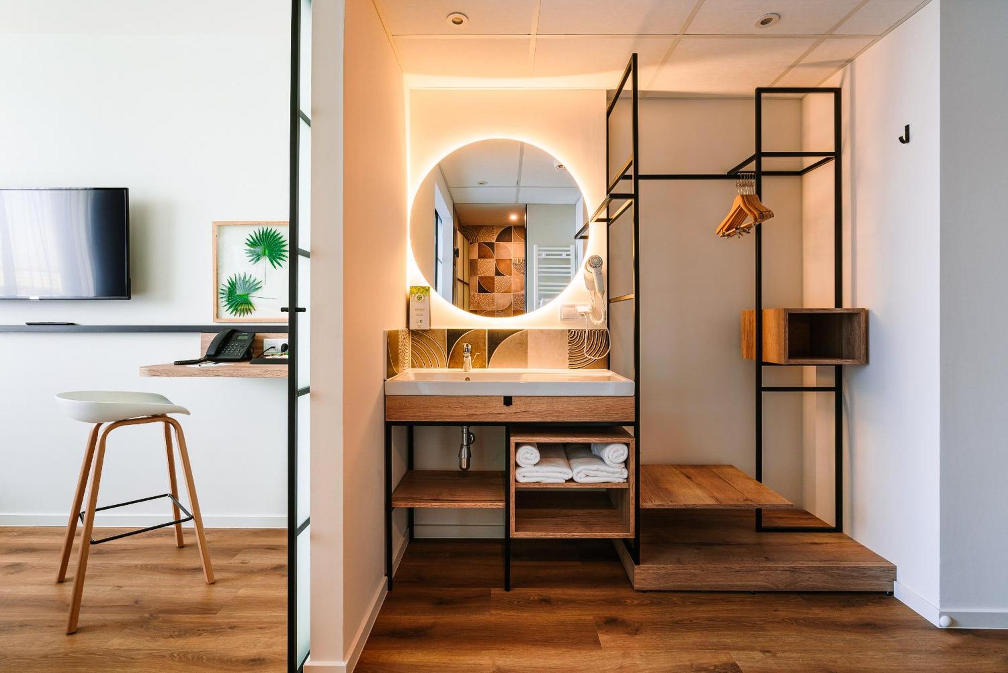 Hotel Campanile South 4*