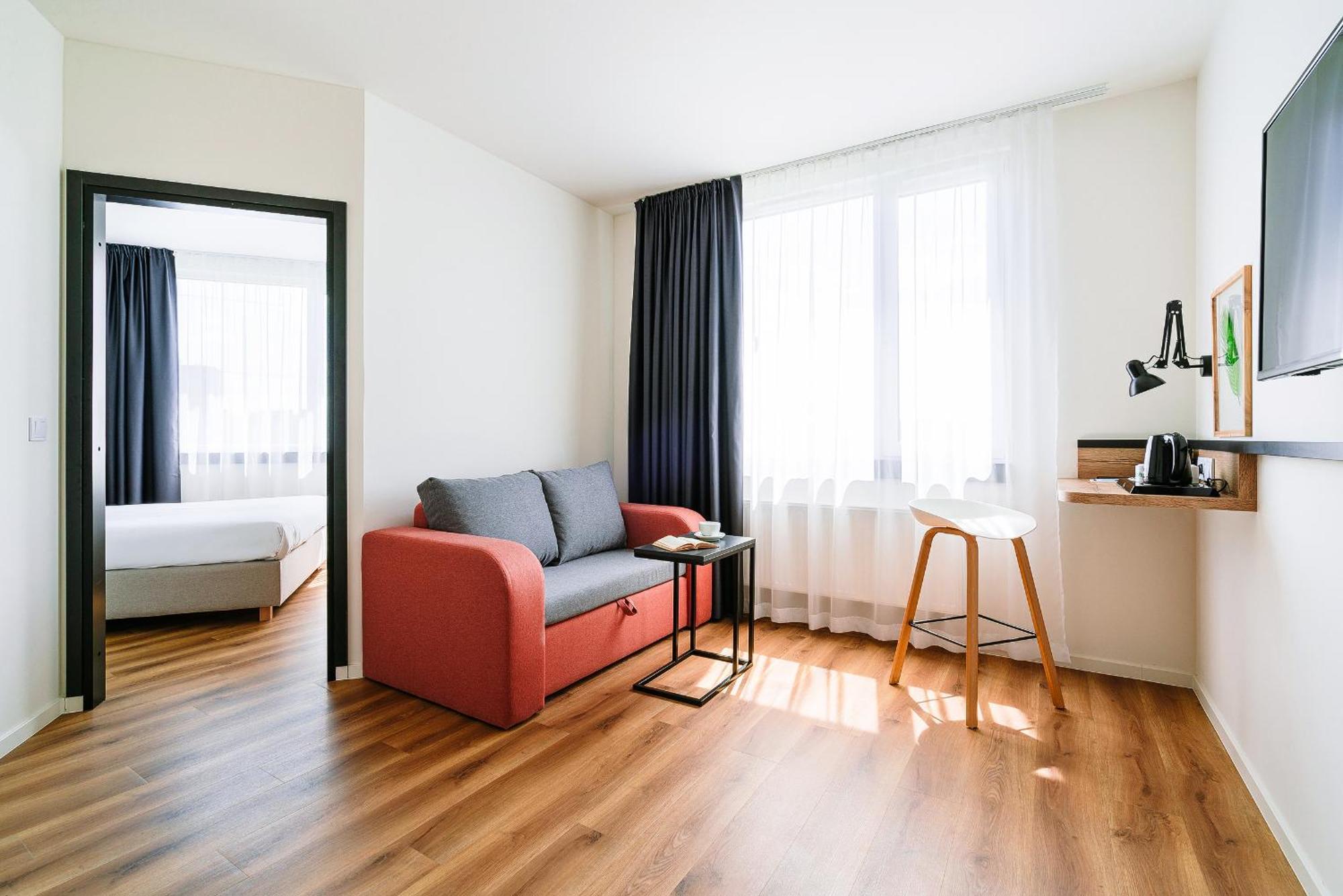 Campanile South 4*