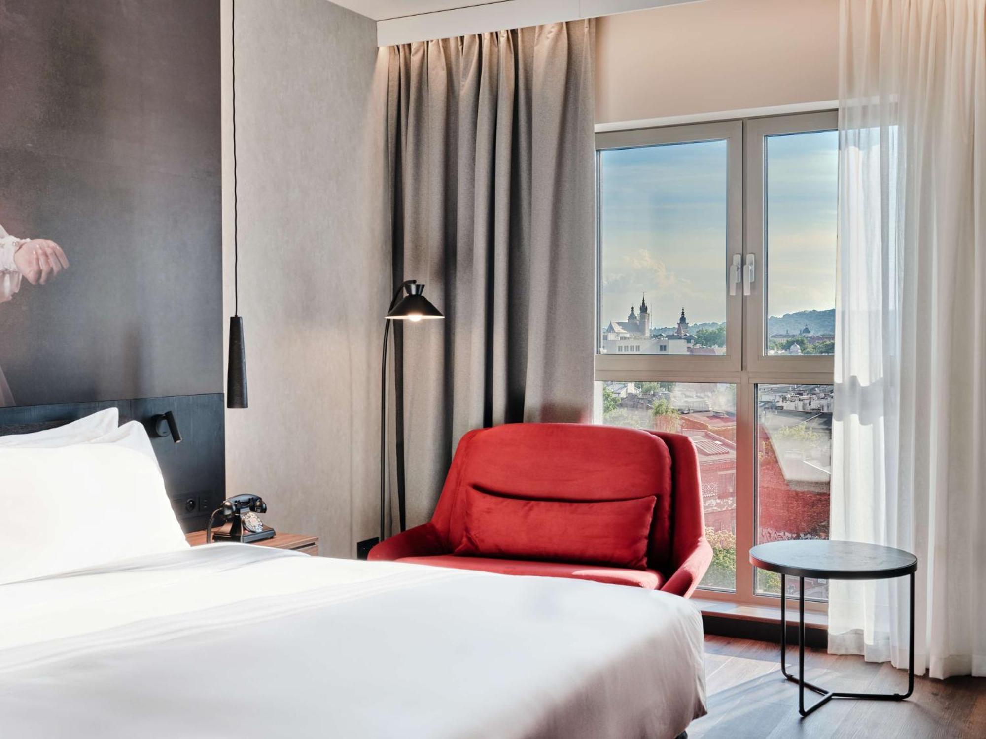 Radisson Red & Radisson Red Apartments,