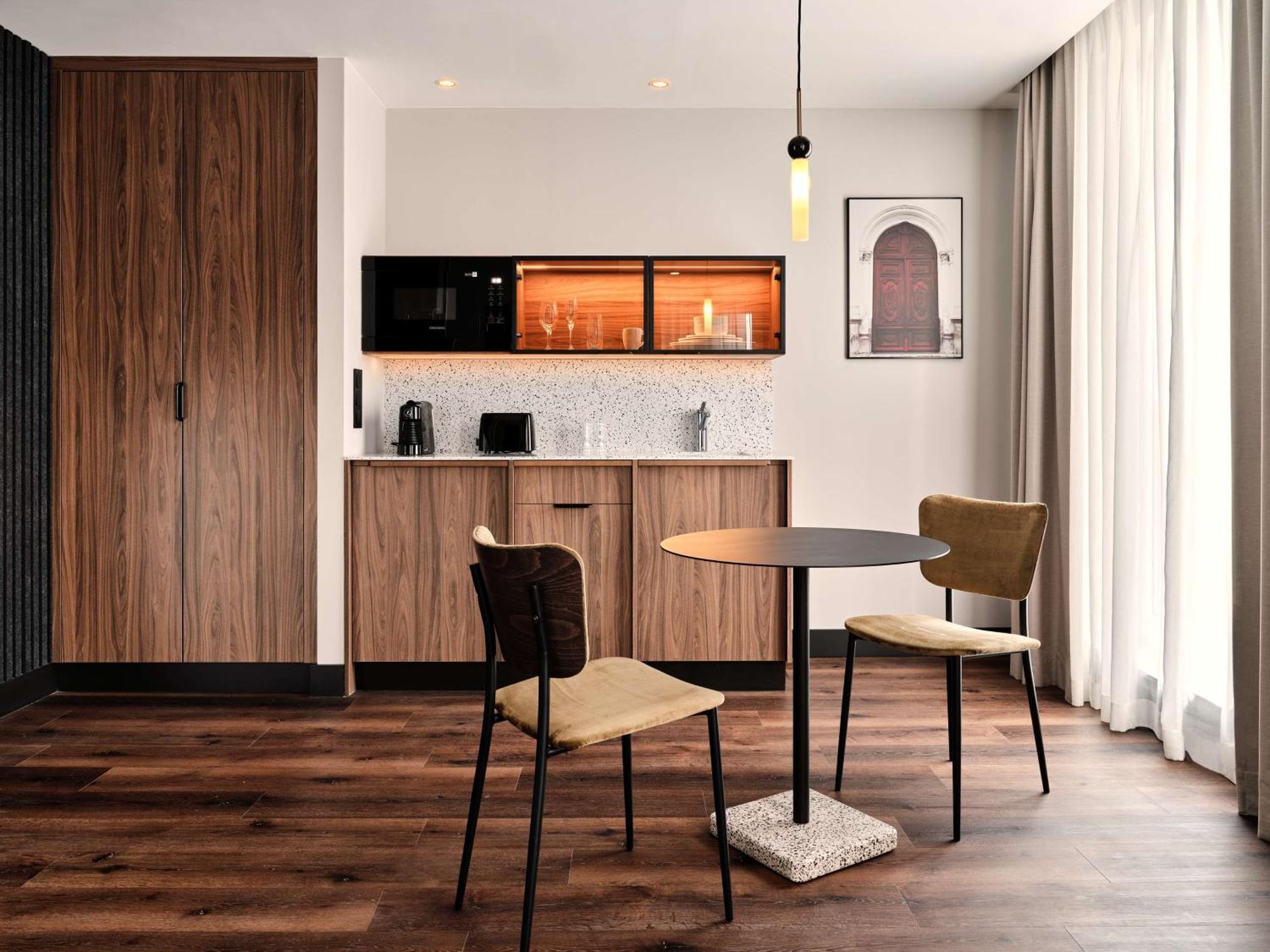 Radisson Red & Radisson Red Apartments, 4* Krakau