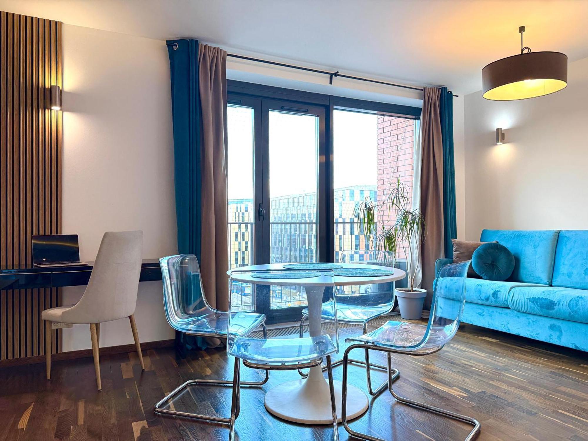 Angel Mint - Free Parking - Balcony Apartment