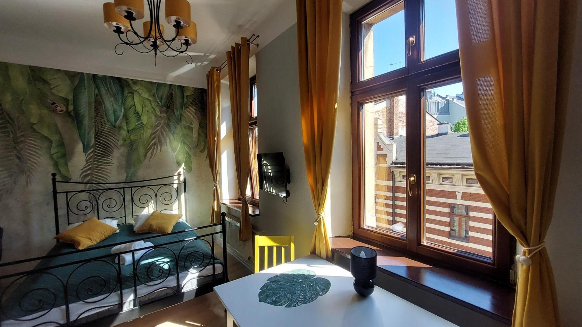 Cozy Old Town Apartment