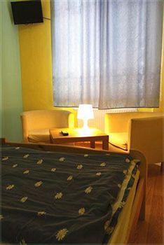 Old Town Luxe Retreat - King Bed - Steps To Main Square Apartment *