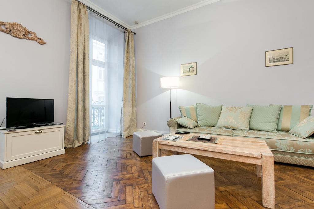 Apartment Golebia 3