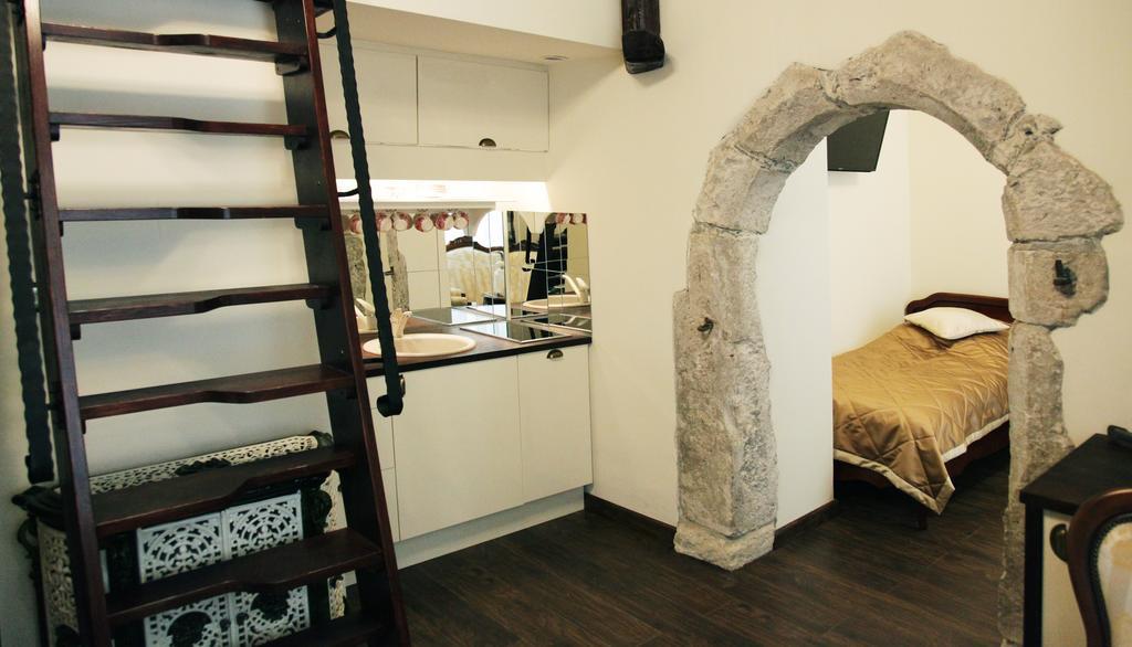 Apartment Only *