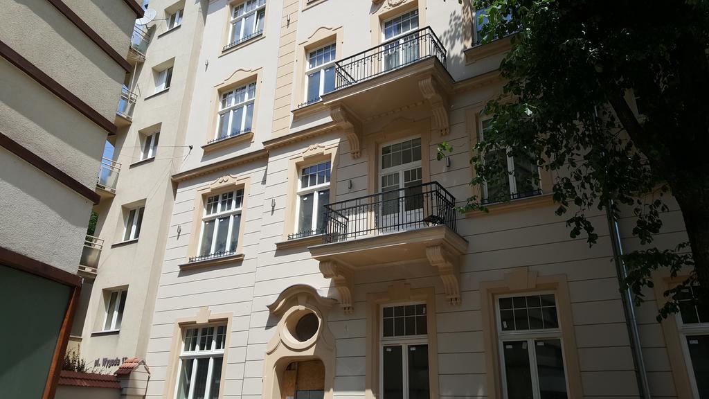Cheerful Air Conditioned With Mezzanine And Parking - Old Town