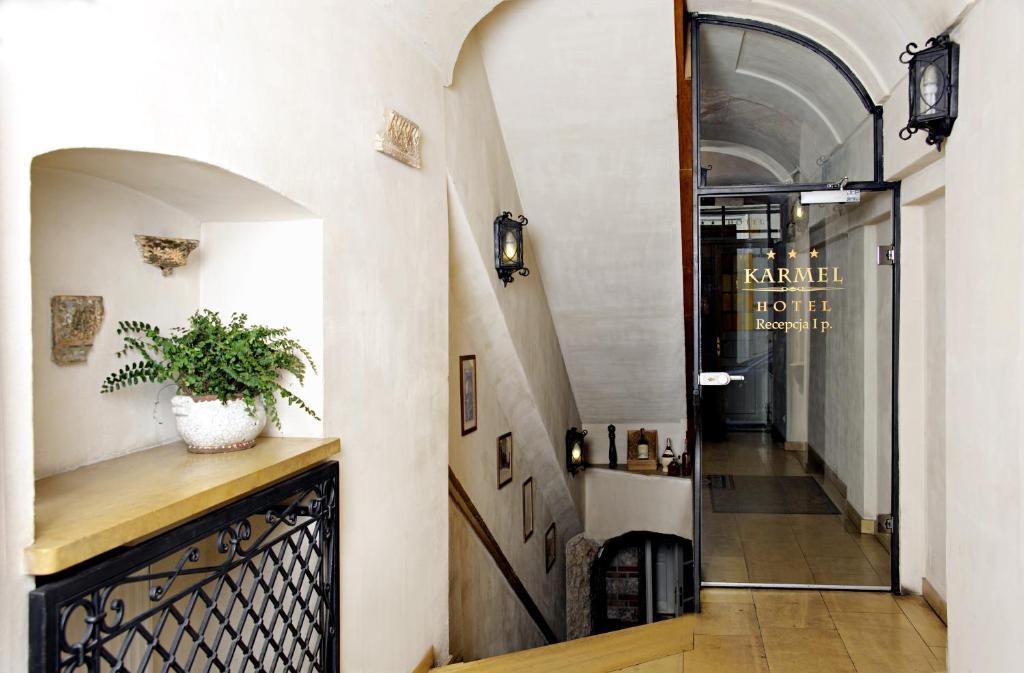 Karmel Hotel