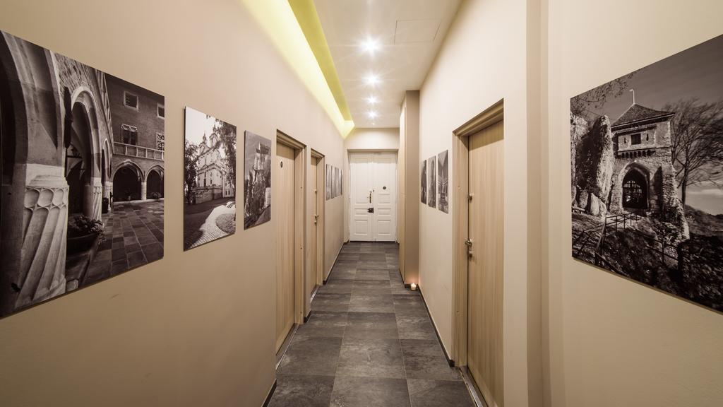 Cracow Rent - Spacious For 2-7 People In Quiet Area - Kolberga Street Nr 3 - 10 Min To Main Square By Foot Hotel apartamentowy