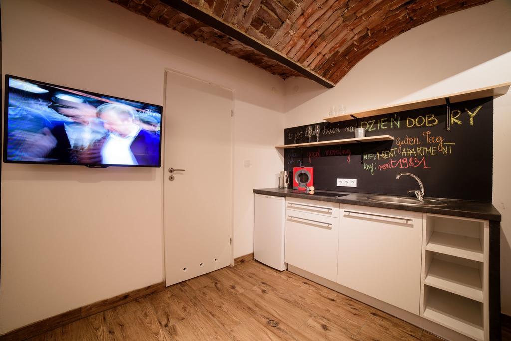 Cracow Rent - Spacious For 2-7 People In Quiet Area - Kolberga Street Nr 3 - 10 Min To Main Square By Foot