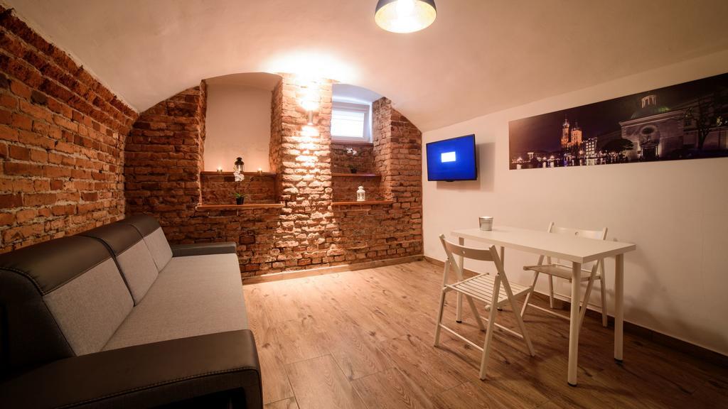 Hotel apartamentowy Cracow Rent - Spacious For 2-7 People In Quiet Area - Kolberga Street Nr 3 - 10 Min To Main Square By Foot Kraków
