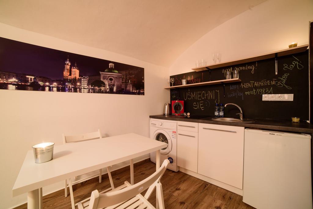 Cracow Rent - Spacious For 2-7 People In Quiet Area - Kolberga Street Nr 3 - 10 Min To Main Square By Foot * Kraków