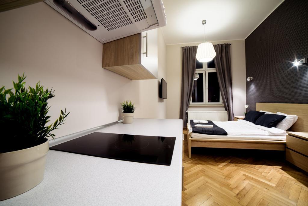 Cracow Rent - Spacious For 2-7 People In Quiet Area - Kolberga Street Nr 3 - 10 Min To Main Square By Foot Kraków