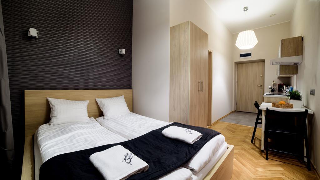 Cracow Rent - Spacious For 2-7 People In Quiet Area - Kolberga Street Nr 3 - 10 Min To Main Square By Foot Hotel apartamentowy