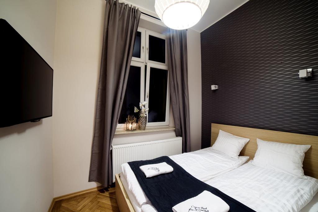 Cracow Rent - Spacious For 2-7 People In Quiet Area - Kolberga Street Nr 3 - 10 Min To Main Square By Foot