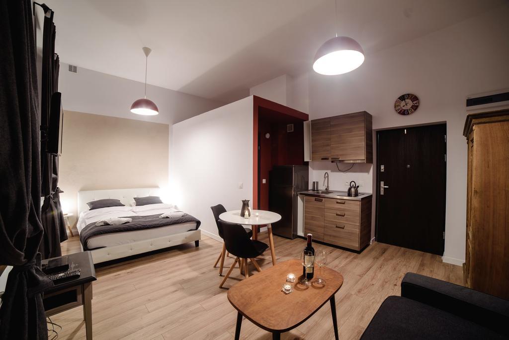Cracow Rent - Spacious For 2-7 People In Quiet Area - Kolberga Street Nr 3 - 10 Min To Main Square By Foot Hotel apartamentowy *