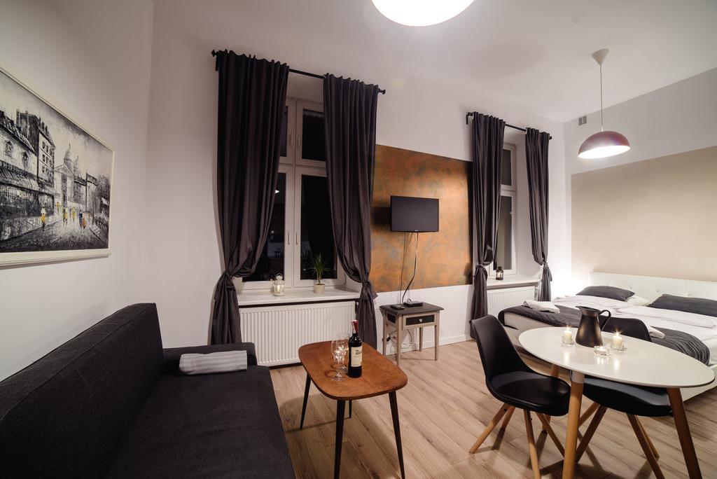 Hotel apartamentowy Cracow Rent - Spacious For 2-7 People In Quiet Area - Kolberga Street Nr 3 - 10 Min To Main Square By Foot Kraków
