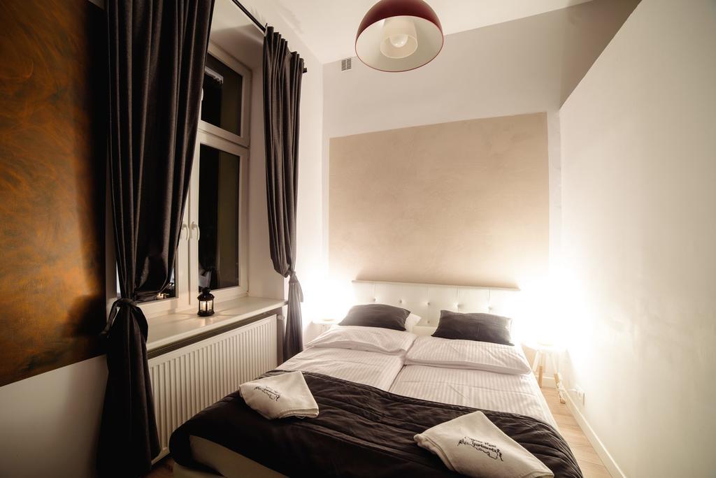 Cracow Rent - Spacious For 2-7 People In Quiet Area - Kolberga Street Nr 3 - 10 Min To Main Square By Foot Hotel apartamentowy Kraków