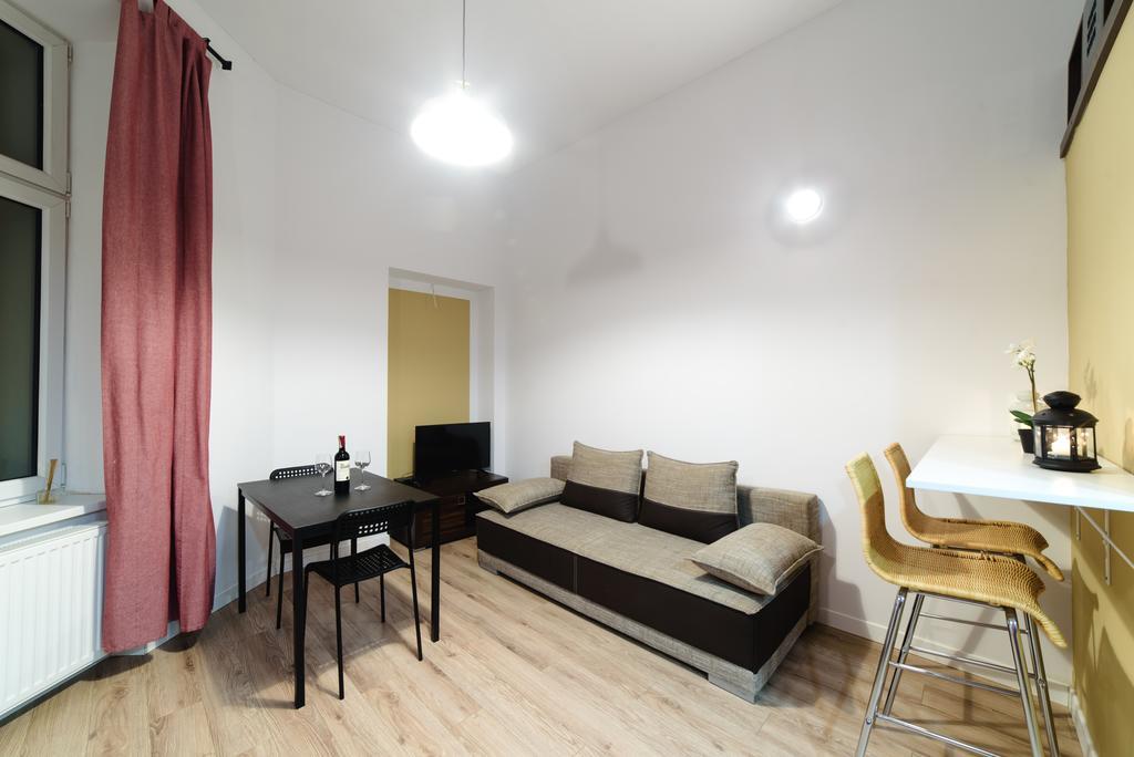 Cracow Rent - Spacious For 2-7 People In Quiet Area - Kolberga Street Nr 3 - 10 Min To Main Square By Foot Kraków