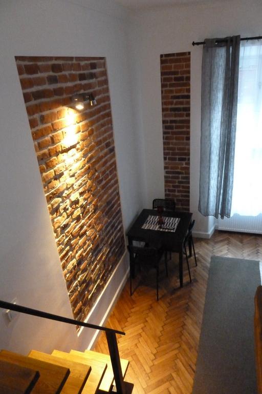 Space Apartment *
