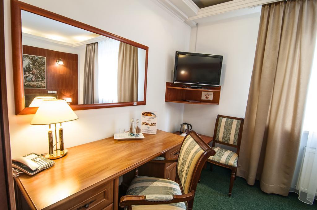 Hotel Artur 3*