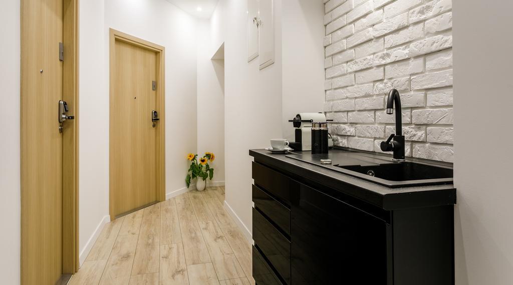 Happy Apartment