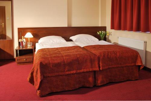 Western Old Town 3*