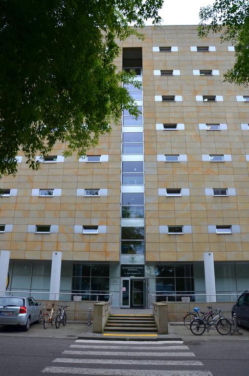 Ds Za Kolumnami Hostel