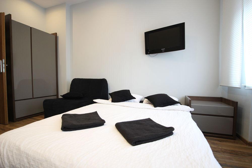 Apartament Rainbow 1 *
