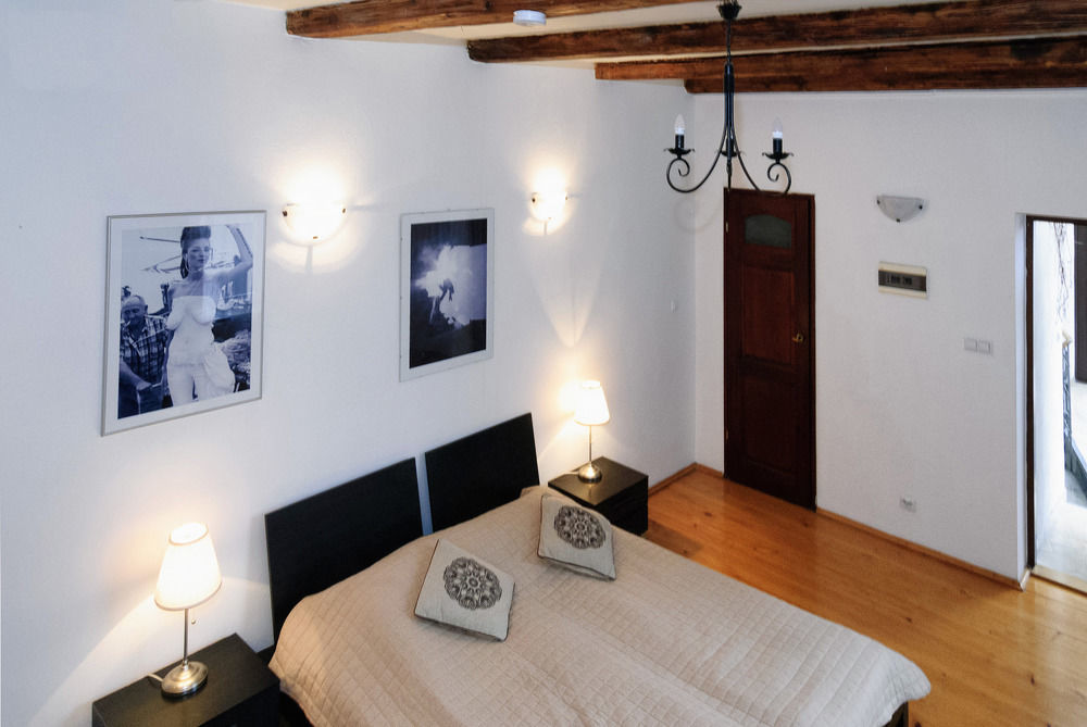 Only Apartment *