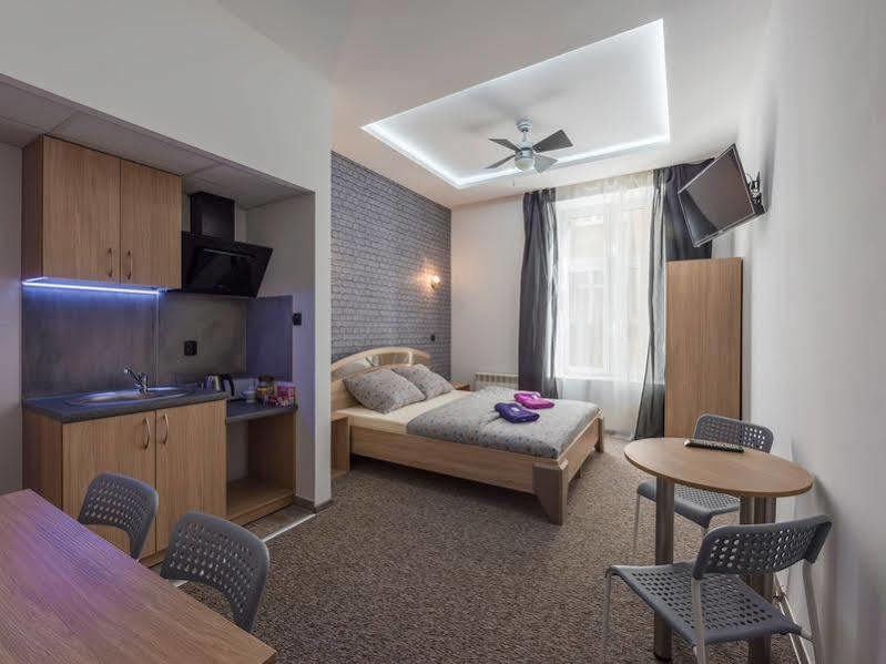 Hotel 70s 2*