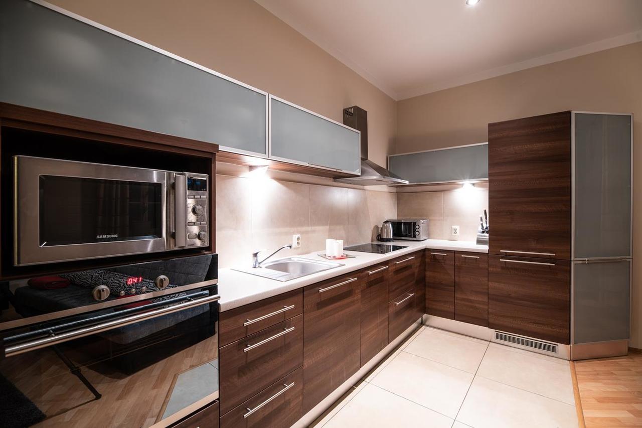 Cracow Rent - Spacious For 2-7 People In Quiet Area - Kolberga Street Nr 3 - 10 Min To Main Square By Foot Hotel apartamentowy Kraków