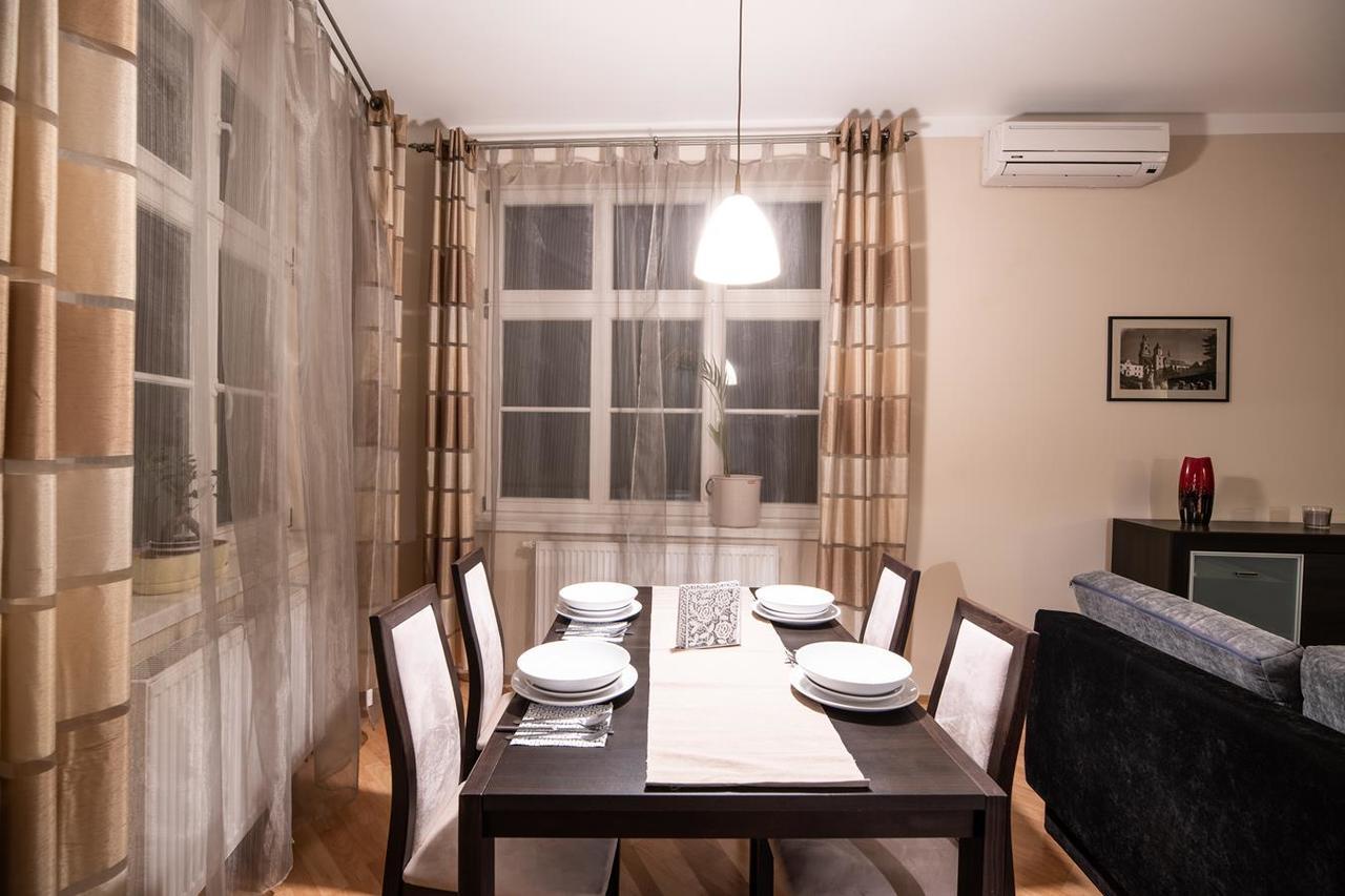 Cracow Rent - Spacious For 2-7 People In Quiet Area - Kolberga Street Nr 3 - 10 Min To Main Square By Foot Hotel apartamentowy *