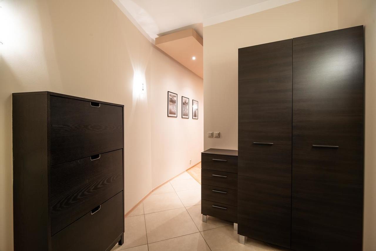 Hotel apartamentowy Cracow Rent - Spacious For 2-7 People In Quiet Area - Kolberga Street Nr 3 - 10 Min To Main Square By Foot *