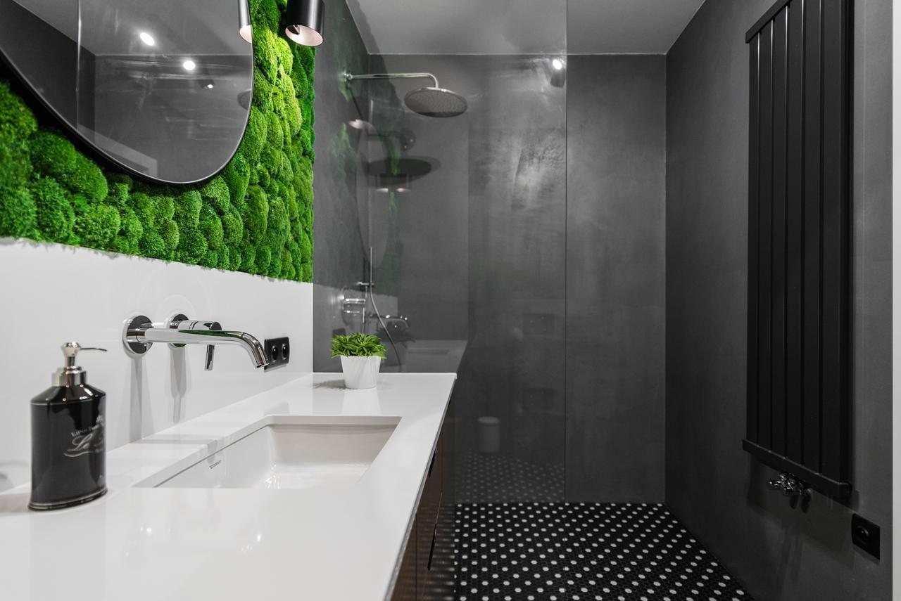 Moss Apartment *