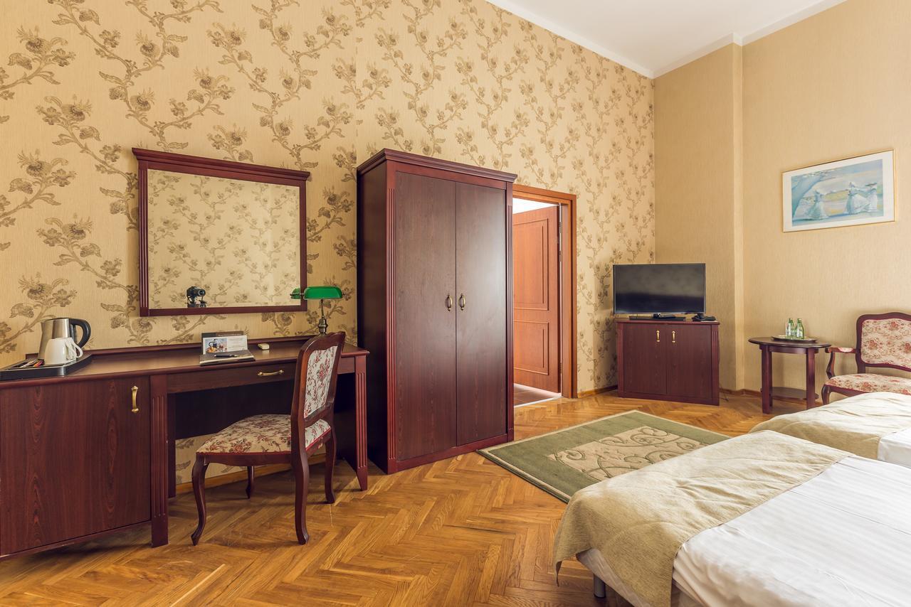 Royal Hotel