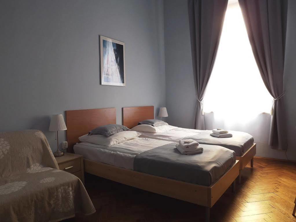 Maria Aparthotel 2*