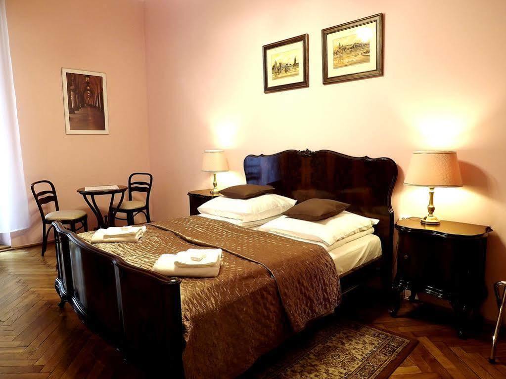 Aparthotel Maria 2*