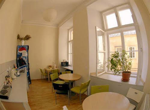 Rynek 7 *
