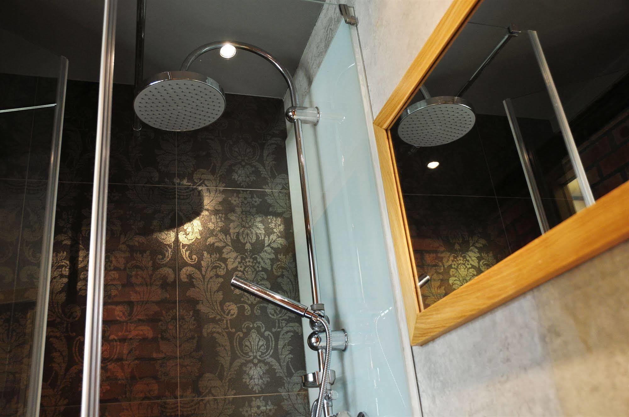 Angel Plaza Apartment *