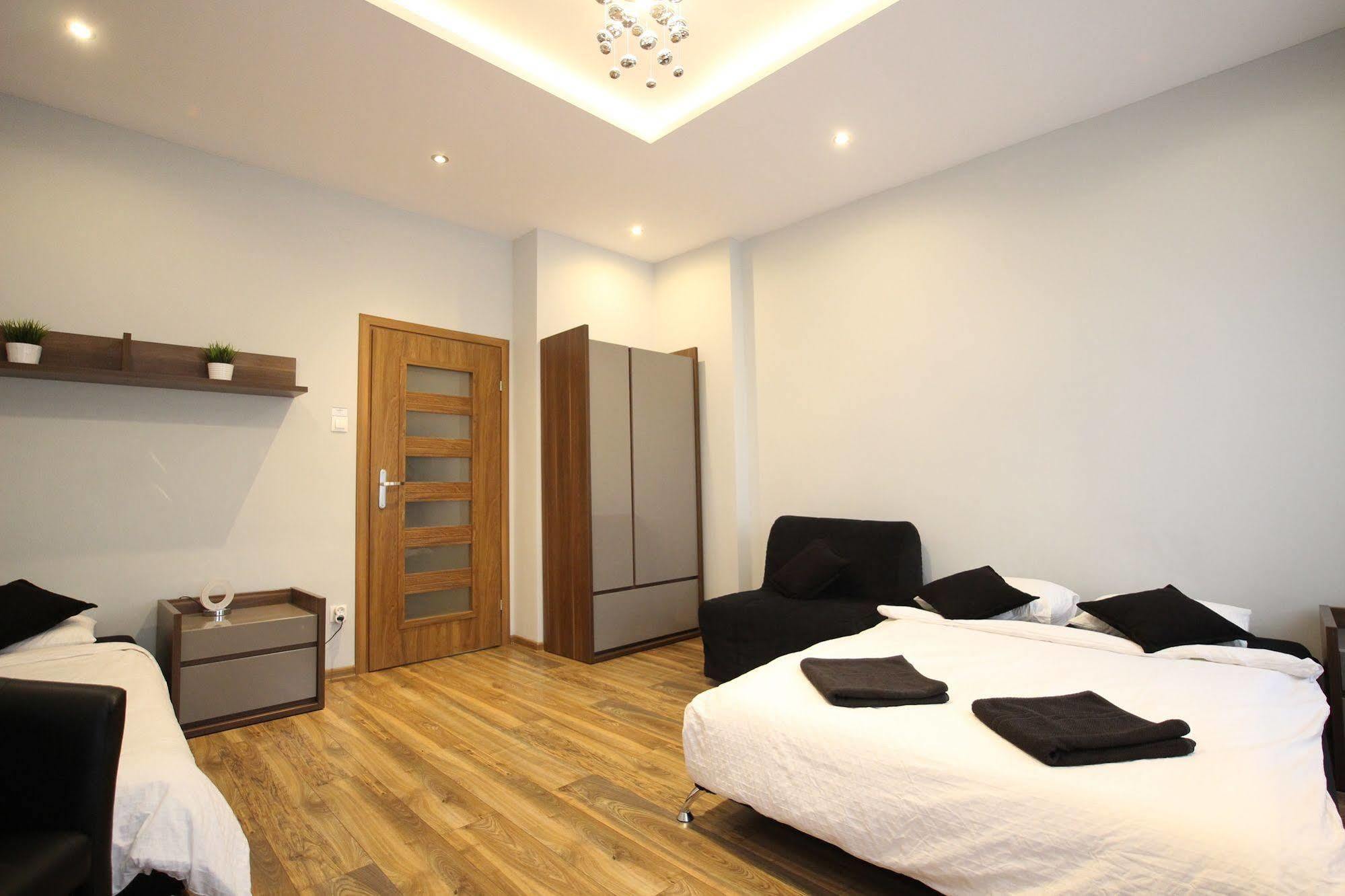 Apartament Rainbow 1 *