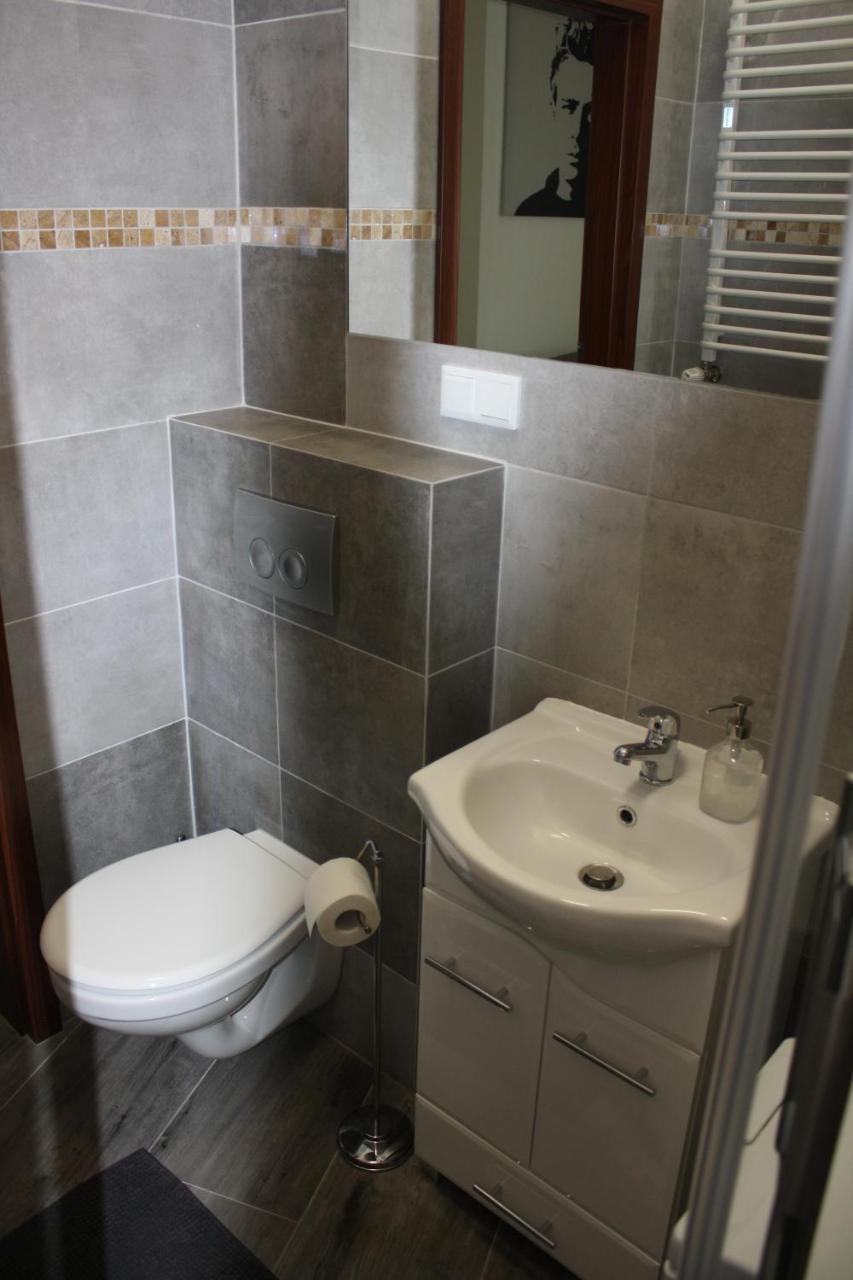 Place 4 *