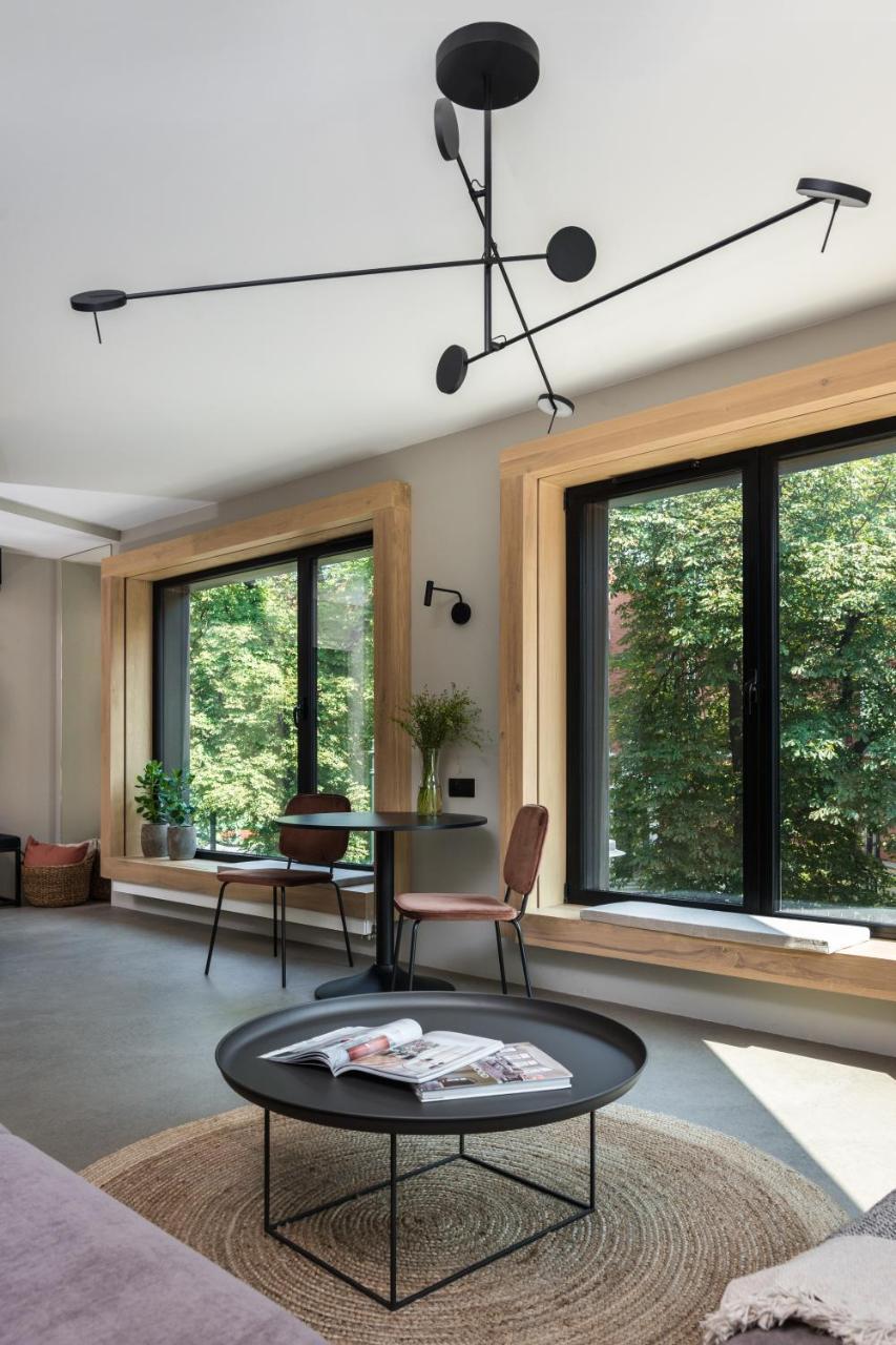 Academia Apartment *
